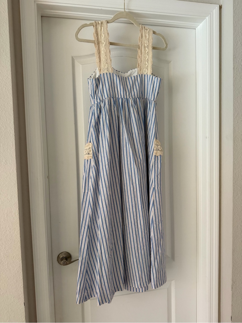 Tuckernuck Pomander Place blue white and red sundress XS NWOT - Picture 2 of 4